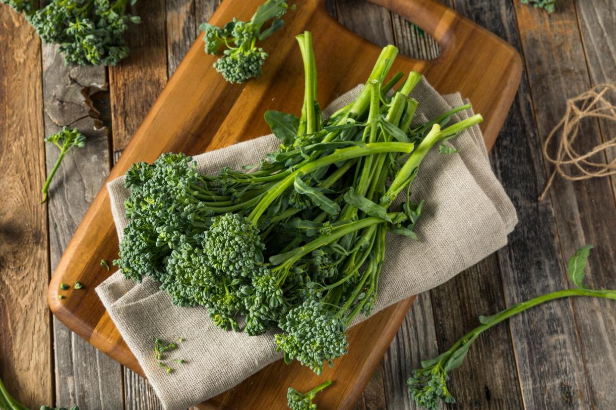 raw green organic broccolini