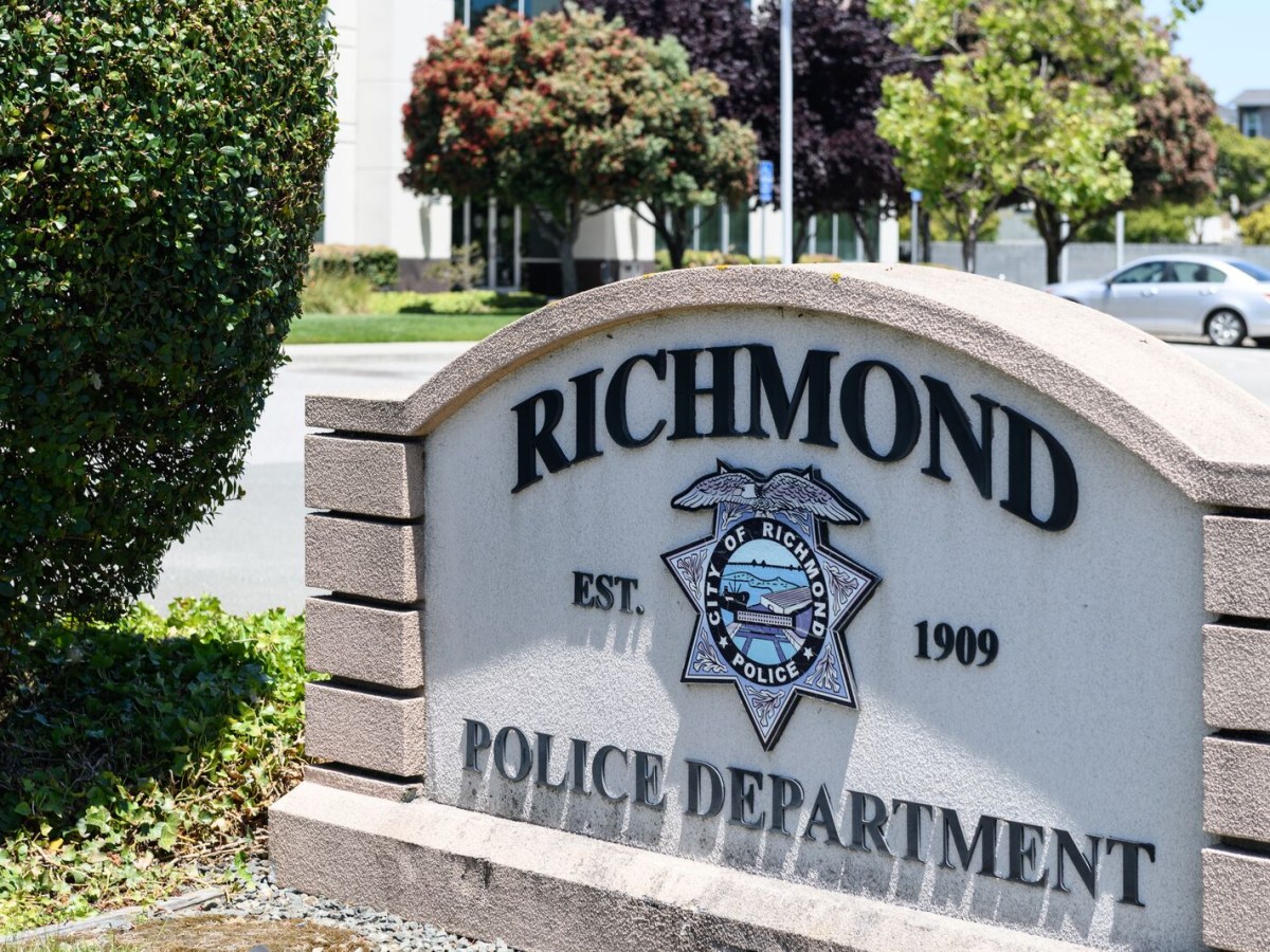 Richmond police shoot man with sheath, saying they thought it was knife