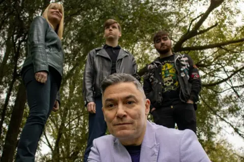 Paige Morris Media Four HorthWorld band members