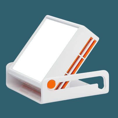 A compact and converting therapy light