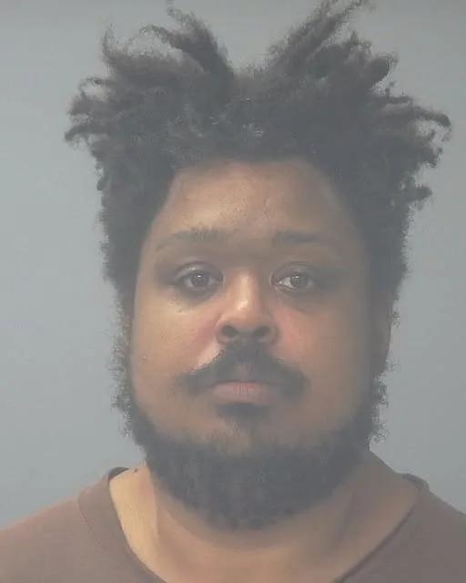 According to federal court documents, 35-year-old Justin J. Wright of Bay Shore, New York is charged with three felony counts: cyberstalking, attempted interstate extortion of a public official, and use of fire to commit a federal felony offense.