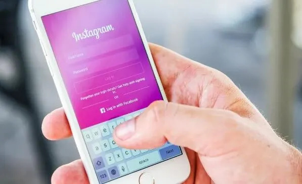 A B.C. plaintiff says in a lawsuit that her overuse of Instagram caused her mental health distress. (Pexels - image credit)