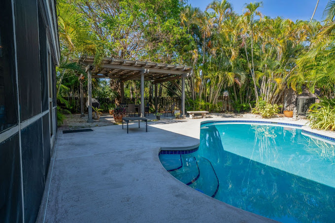 Grace Point Treatment Center in Fort Lauderdale, Addiction Treatment Center With A Pool