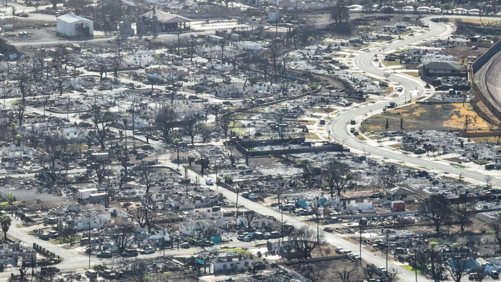 Komo Maui Street wends its way into Lahaina in September following the Aug. 8 fires. (Nathan Eagle/Civil Beat/2024)