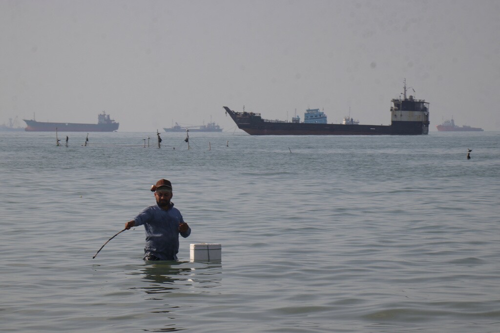 APTOPIX Iran War Strait of Hormuz