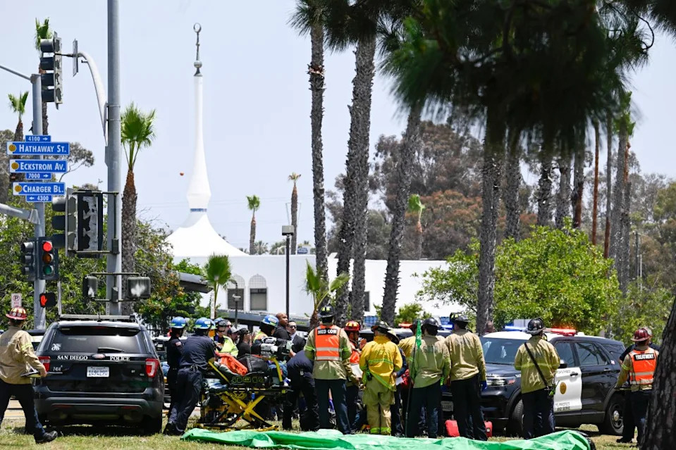 First responders responding to the scene of the shooting at the Islamic Center of San Diego. Denis Poroy for CA Post
