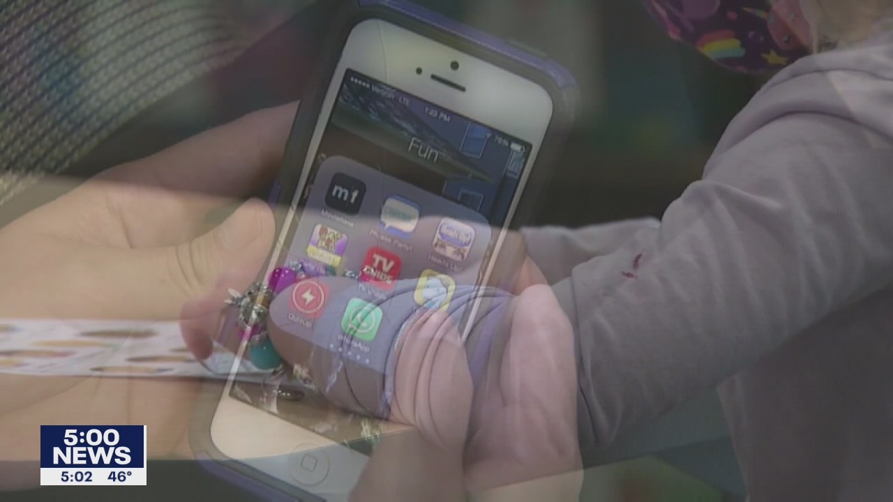 Minnesota lawmakers mull restrictions on social media algorithms for kids