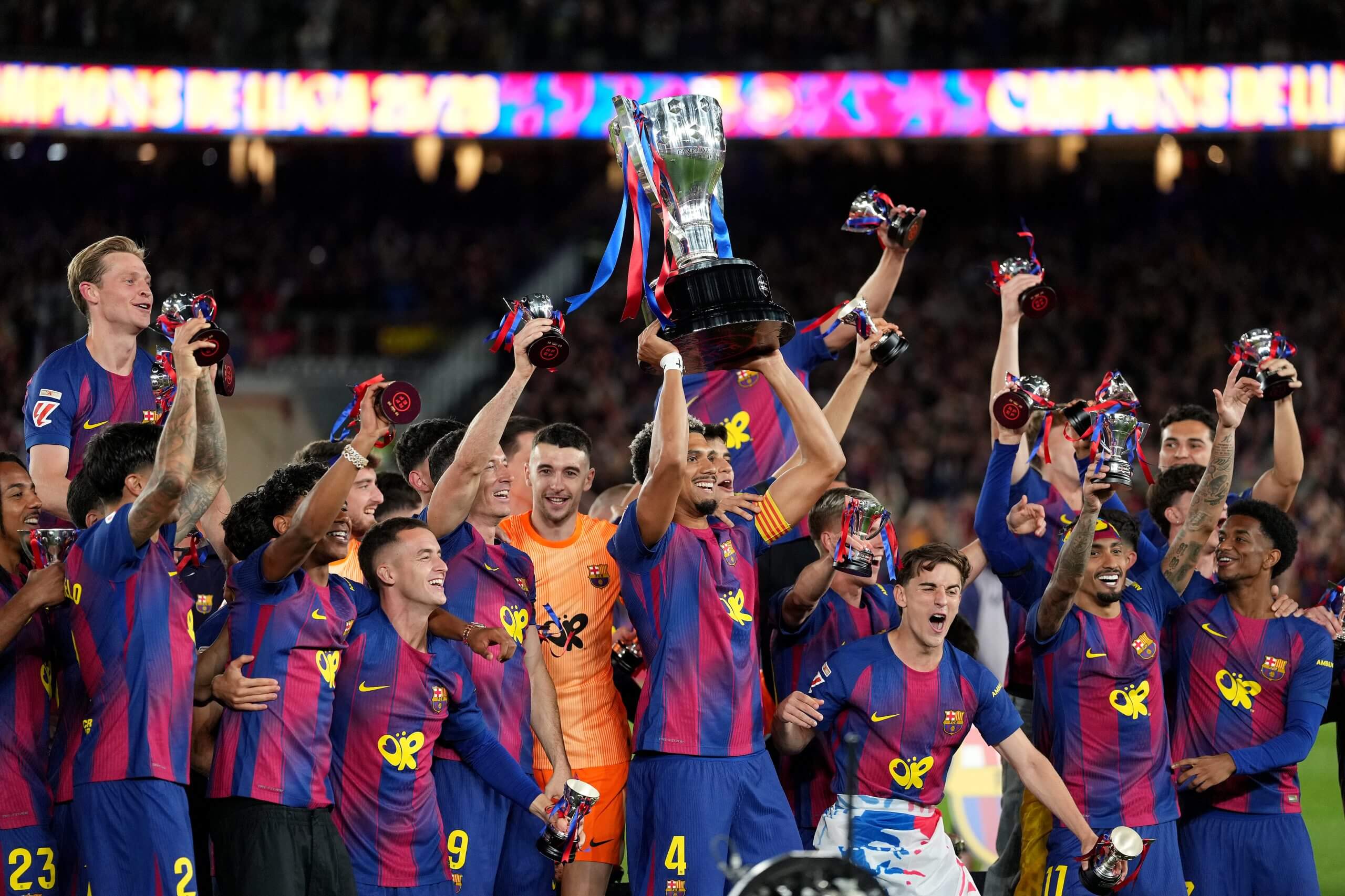 Araujo lifts La Liga's trophy after Barcelona's victory over Real Madrid to seal the title in May