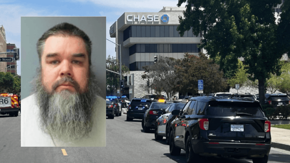 Anthony Scott Searle-Sharris shot and killed by FBI after holding hostages during standoff in California (Photos: Megan's Law/KBAK)